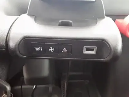 Photo 14 Citroën C-Zéro Gén. I Ph1 Confort 5