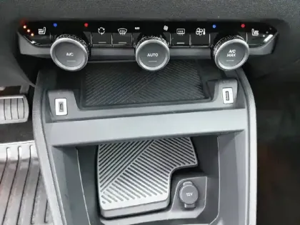 Photo 19 Citroën C4  X PureTech 130 S&S EAT8