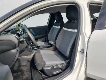 Photo 10 Citroën C4 e- 136 ch Automatique