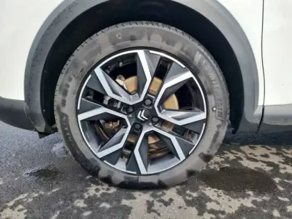 Photo 12 Citroën C4 e- 136 ch Automatique