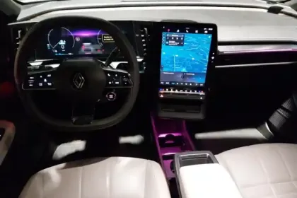 Photo 8 Renault Megane  E-Tech EV60 220 ch optimum charge