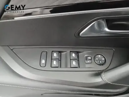 Photo 11 Peugeot 2008  PureTech 130 S&S EAT8