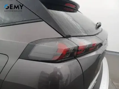 Photo 16 Peugeot 2008  PureTech 130 S&S EAT8