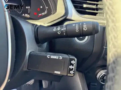 Photo 16 Renault Captur  E-Tech full hybrid 145