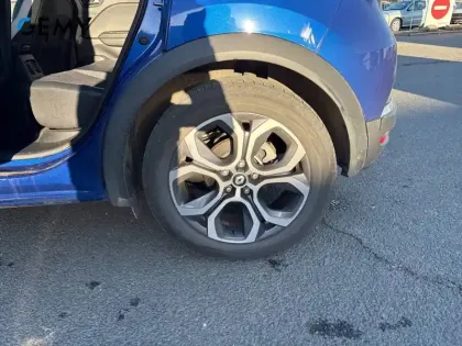 Photo 10 Renault Captur  E-Tech full hybrid 145