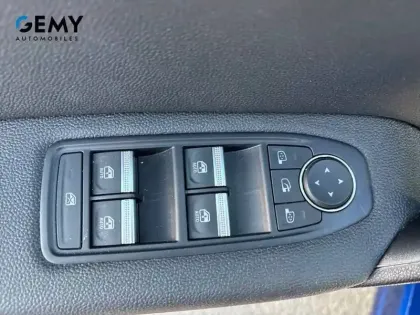 Photo 12 Renault Captur  E-Tech full hybrid 145