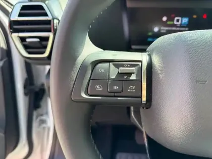 Photo 43 Citroën C4 e- X 156 ch Automatique