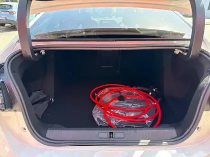 Photo 5 Citroën C4 e- X 156 ch Automatique