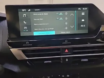 Photo 20 Citroën C4  Hybride 100 e-DCS6