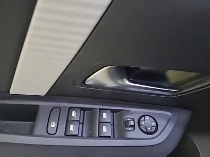 Photo 29 Citroën C4  Hybride 100 e-DCS6