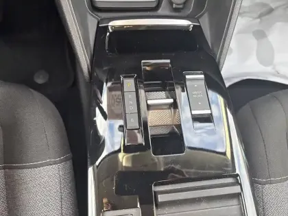 Photo 34 Citroën C4 e- 136 ch Automatique