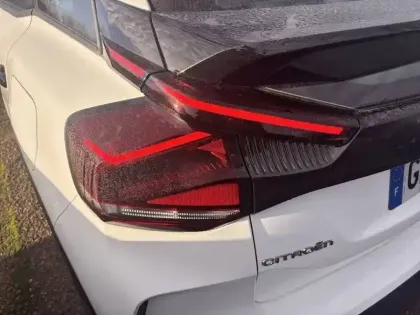 Photo 16 Citroën C4 e- 136 ch Automatique