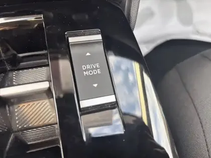 Photo 14 Citroën C4 e- 136 ch Automatique