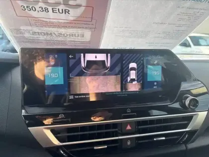 Photo 40 Citroën C4 e- 136 ch Automatique