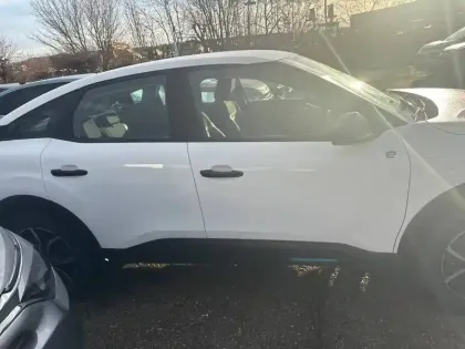 Photo 24 Citroën C4 e- 136 ch Automatique