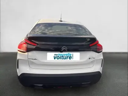 Photo 25 Citroën C4 e- 136 ch Automatique