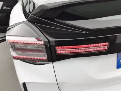 Photo 16 Citroën C4  Hybride 136 e-DCS6