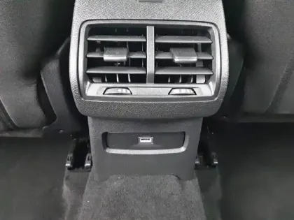 Photo 17 Citroën C4  Hybride 136 e-DCS6