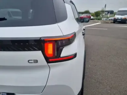 Photo 16 Citroën C3 Aircross  Hybride 145 e-DCS6