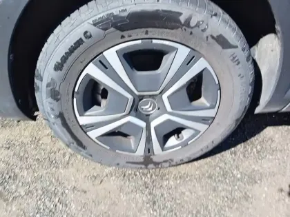 Photo 12 Citroën C4 e- 136 ch Automatique