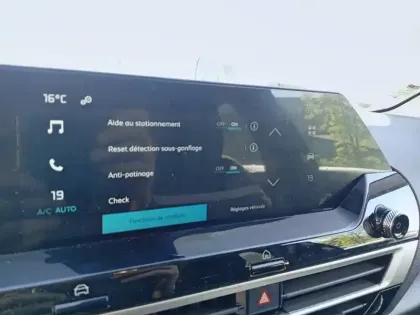 Photo 14 Citroën C4 e- 136 ch Automatique