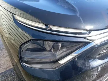 Photo 15 Citroën C4 e- 136 ch Automatique