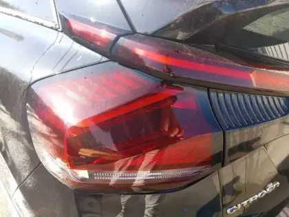 Photo 16 Citroën C4 e- 136 ch Automatique