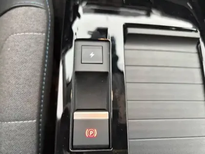 Photo 67 Citroën C4 e- 136 ch Automatique