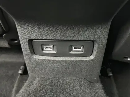 Photo 54 Citroën C4 e- 136 ch Automatique