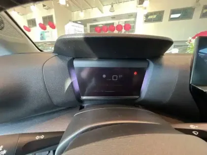 Photo 9 Citroën C4 e- 136 ch Automatique