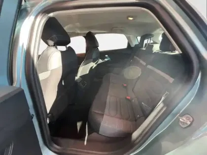 Photo 11 Citroën C4 e- 136 ch Automatique