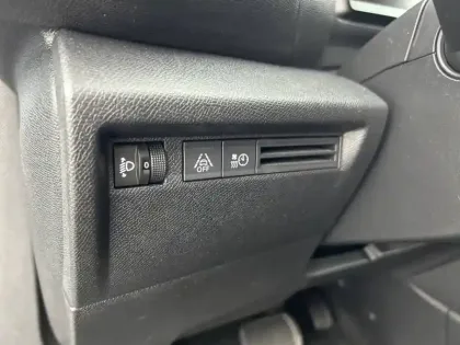 Photo 60 Citroën C4 e- 136 ch Automatique