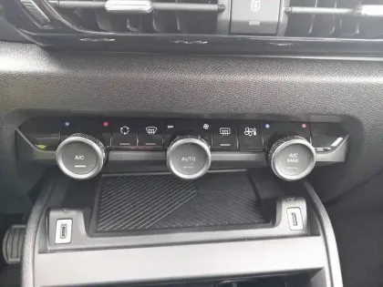 Photo 17 Citroën C4  PureTech 100 BVM6