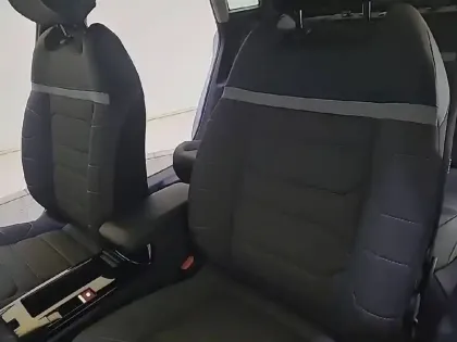 Photo 10 Citroën C4  BlueHDi 130 EAT8