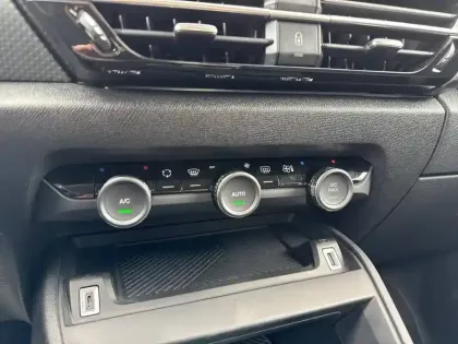 Photo 43 Citroën C4  BlueHDi 130 EAT8