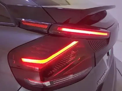 Photo 16 Citroën C4  BlueHDi 110 S&S BVM6