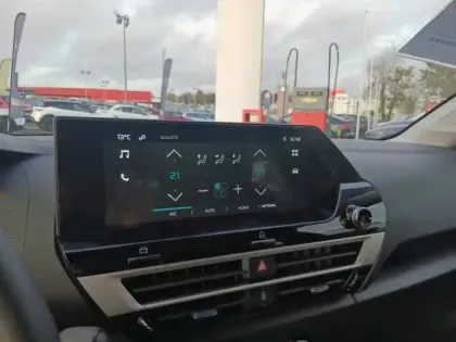 Photo 19 Citroën C4 e- 136 ch autonomie standard  Automatique