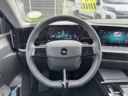 Photo 8 Opel Astra  1.2 Turbo 130 ch BVA8