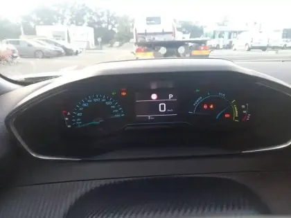 Photo 9 Peugeot 2008  Hybrid 145 e-DCS6