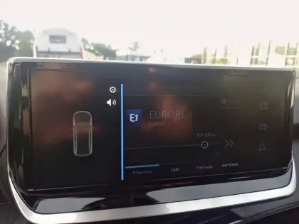 Photo 37 Peugeot 2008  Hybrid 145 e-DCS6