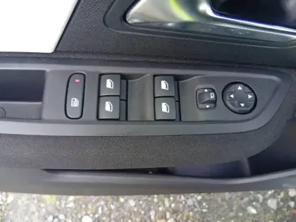 Photo 14 Citroën C4 e- 136 ch autonomie standard  Automatique