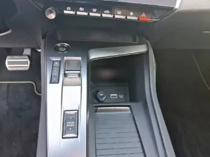 Photo 13 Peugeot 408  PHEV 225 e-EAT8