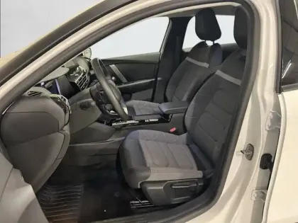 Photo 10 Citroën C4  PureTech 130 S&S EAT8