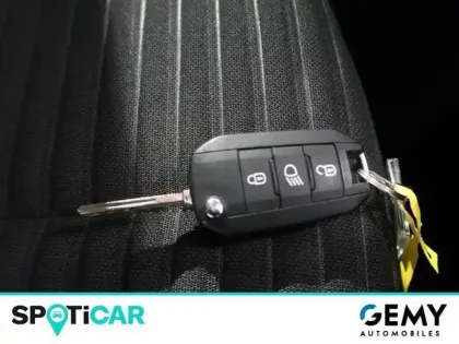 Photo 10 Peugeot 208  PureTech 75 S&S BVM5