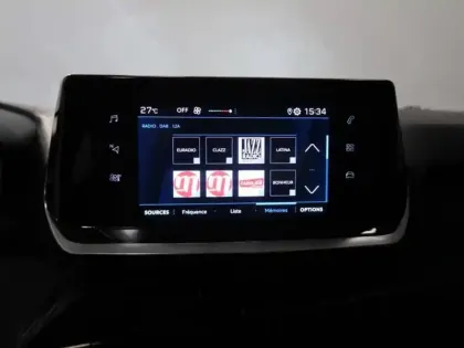 Photo 14 Peugeot 208  PureTech 75 S&S BVM5