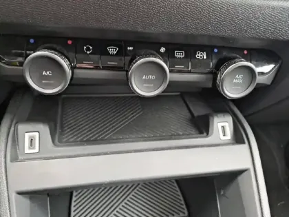 Photo 19 Citroën C4  X BlueHDi 130 S&S EAT8