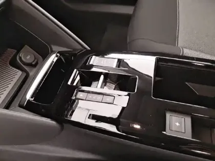 Photo 11 Citroën C4 e- 136 ch Automatique