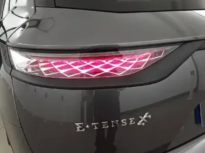 Photo 57 DS DS 7 DS7 Crossback Hybride E-Tense 300 EAT8 4x4