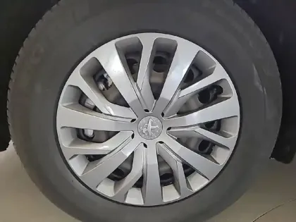 Photo 33 Peugeot Rifter  Long BlueHDi 100 S&S BVM6 5pl