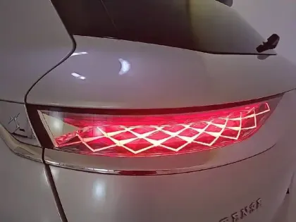 Photo 16 DS Ds 7 DS7 Crossback Hybride E-Tense 225 EAT8